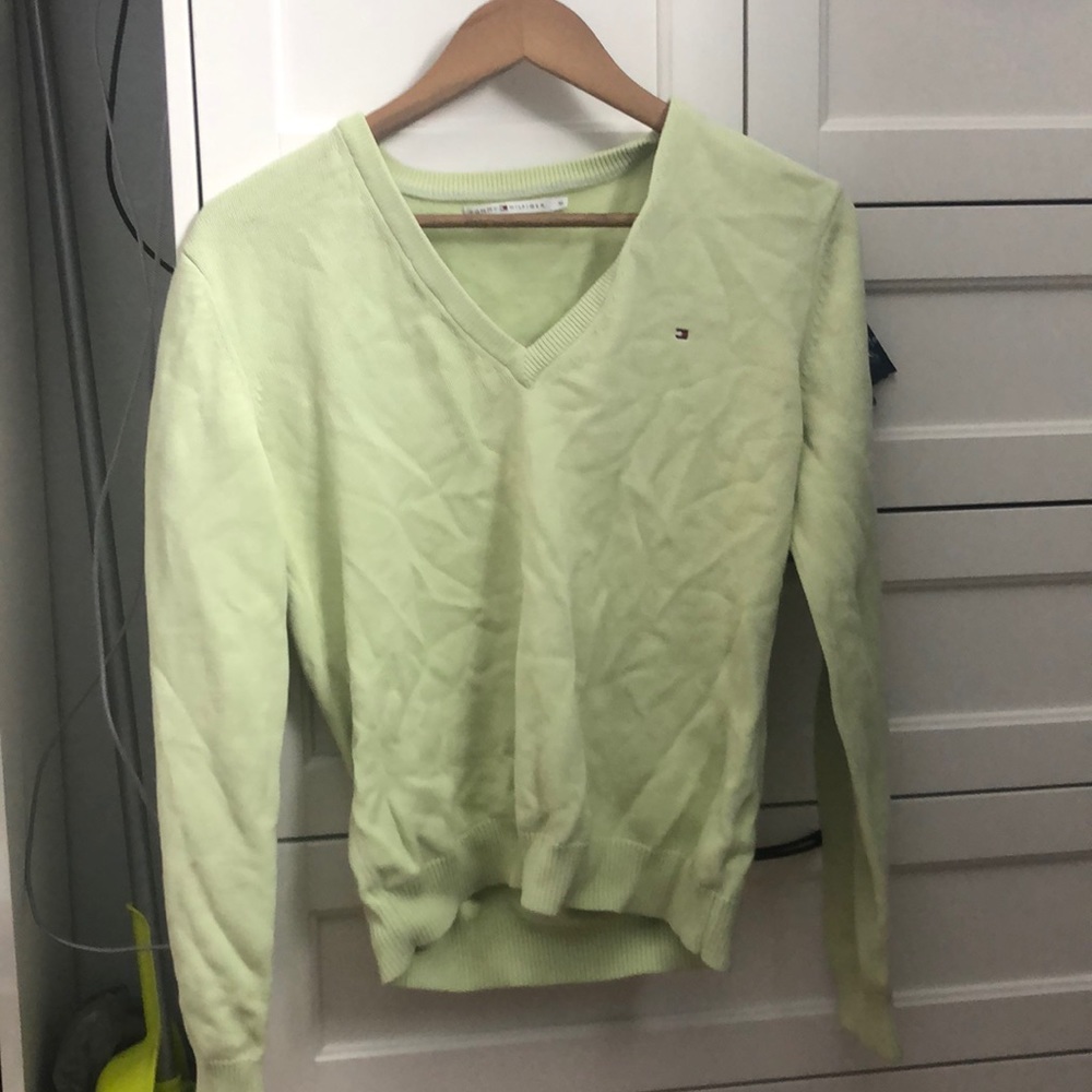 🌸3 for $25🌸 Tommy Hilfiger pullover